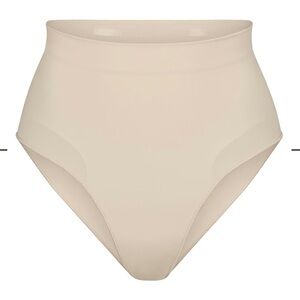 SKIMS Seamless Sculpt: Mid Waist Brief